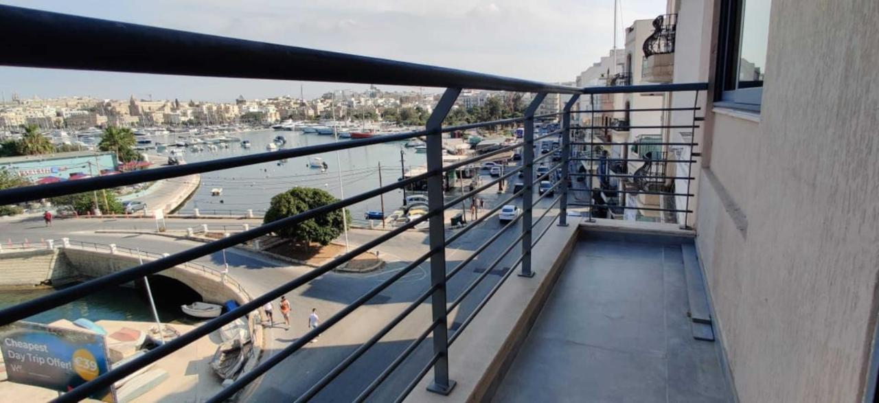 Shore Bridge Gzira Luaran gambar