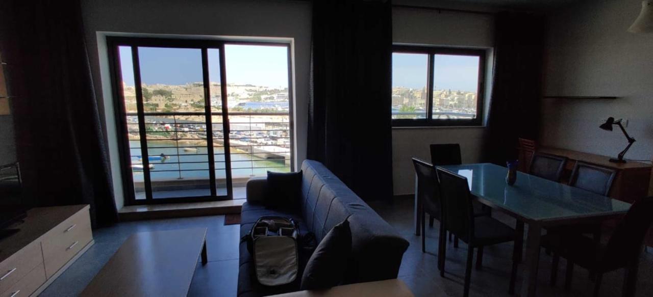 Shore Bridge Gzira Luaran gambar